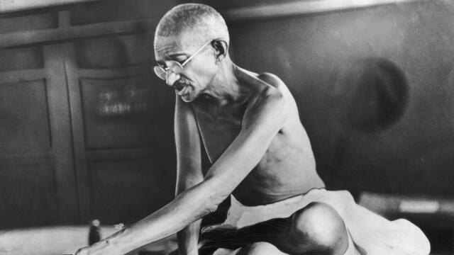 Gerakan Politik Mahatma Gandhi Lewat Puasa 21 Hari