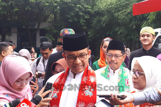 Belum Juga Beroperasi, Anies Sebut LRT Masih Terkendala Soal Administrasi