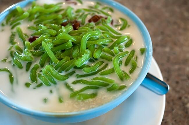 Takjil Bulan Puasa Kuliner Menjelang Lebaran, Anak Kecil Senang Orang Tua Puyeng?
