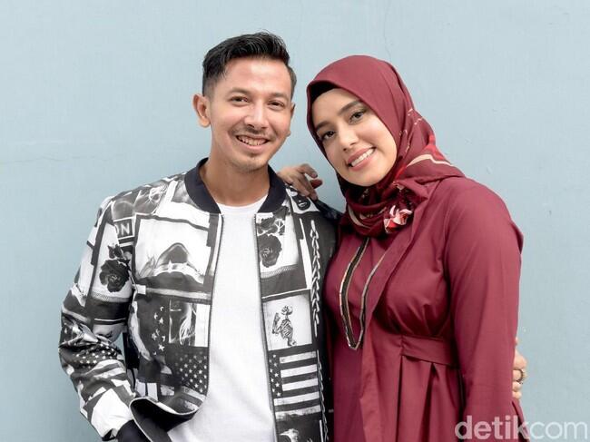 Fairuz A Rafiq Ingin Kedua Anaknya Seperti Ustaz Abdul Somad dan Adi Hidayat