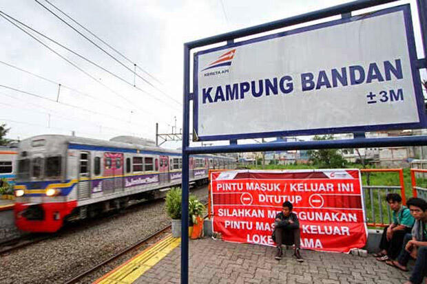 Imbas Kebakaran Habat, Jalur Stasiun Kampung Bandan Ditutup