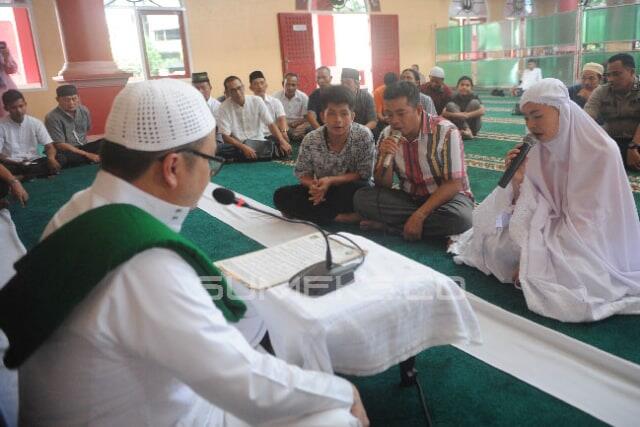 Suara Azan Membuat Satu Keluarga Tionghoa di Palembang Bersyahadat