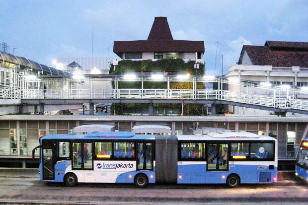 Saatnya Kembali ke Transportasi Publik