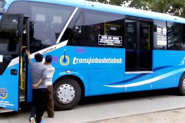 Menekan Pengeluaran dengan Angkutan Umum