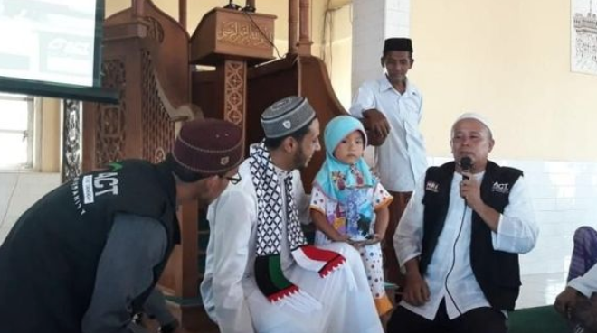 Gadis Cilik Aceh Bongkar Celengan Haji untuk Bantu Palestina