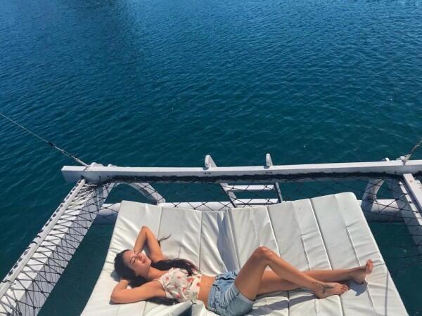 12 Potret Aurelie Moeremans Pamer Body Goals, Menawan Abis!