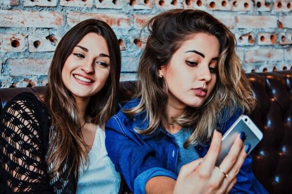 6 Fakta Soal Narsis yang Perlu Diketahui, Bukan Soal Selfie Saja Lho!