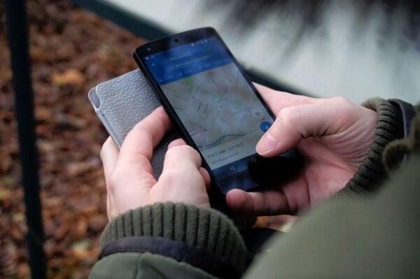 5 Tips untuk Menghemat Baterai Ponsel Saat Traveling!