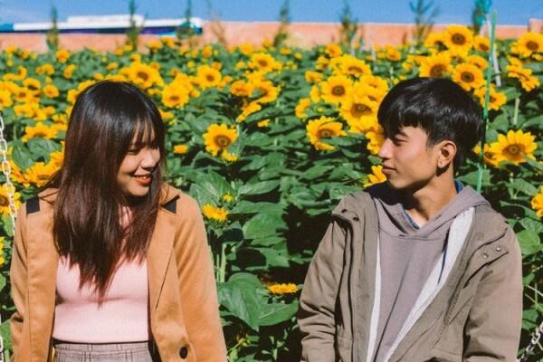 5 Pelajaran Berharga dari Cinta Pertama yang Bikin Susah Move On