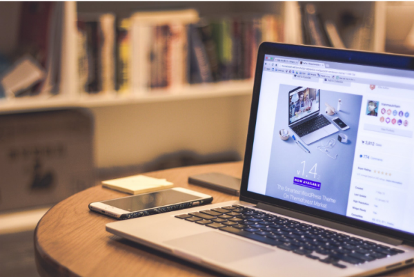 7 Tips Simpel Memilih Laptop Bagi Kamu yang Hobi Menulis
