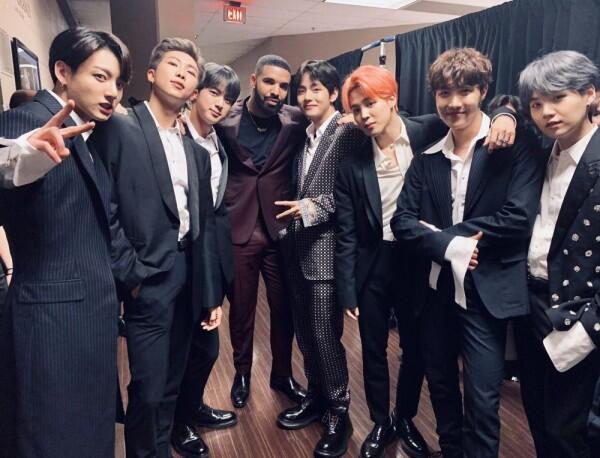 Selain Halsey, 7 Artis Ini Juga Berfoto dengan BTS di Amerika