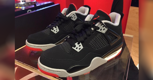 Sneakers Nike Air Jordan 4 OG 'Bred' Telah Hadir! Sikat Gan! 