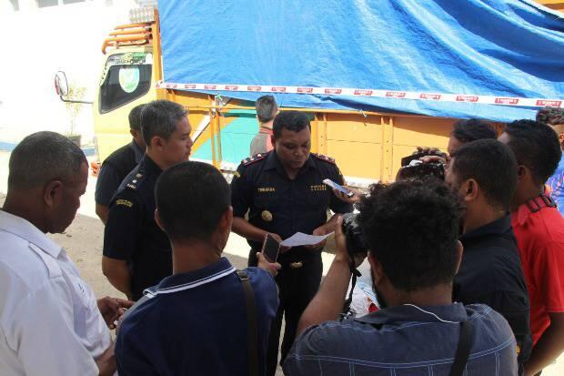 Bea Cukai Atambua Gagalkan Penyelundupan Impor Ratusan Karung Pakaian Bekas