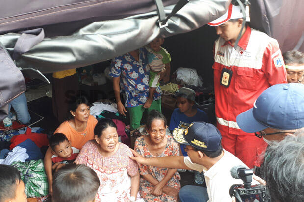 Sudinsos Jakut Kirim Makanan untuk Korban Kebakaran Kampung Bandan