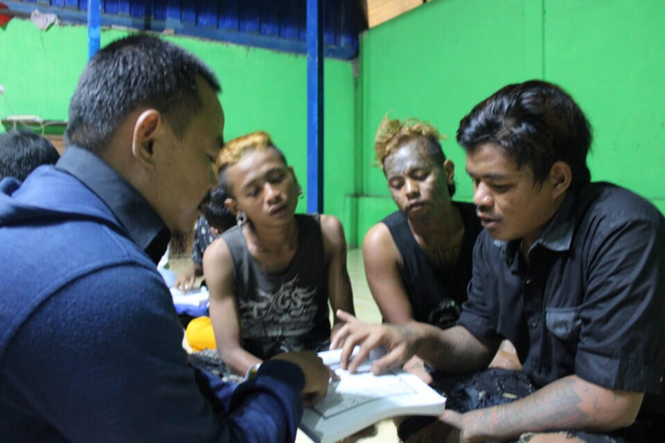 Lewat Komunitas Senter, Ayah Godek Ingin Merubah Anak Punk Depok Jadi Dai