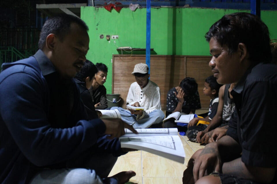 Lewat Komunitas Senter, Ayah Godek Ingin Merubah Anak Punk Depok Jadi Dai