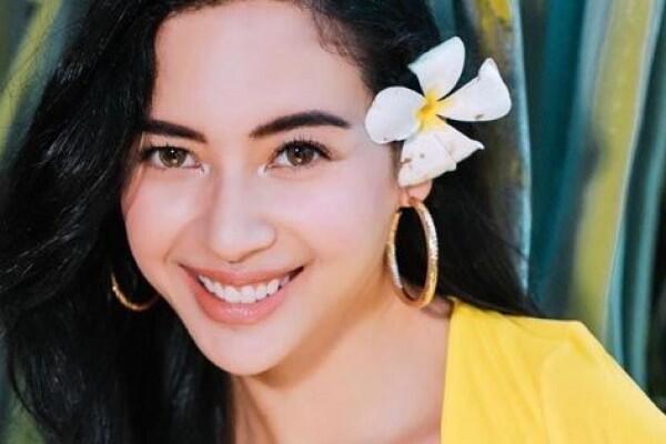 11 Potret Elvira Devinamira, Bak Barbie di Kehidupan Nyata