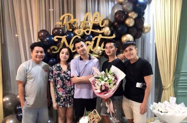 10 Kedekatan Raffi & Gigi dengan Para Asisten, Bak Keluarga Sendiri