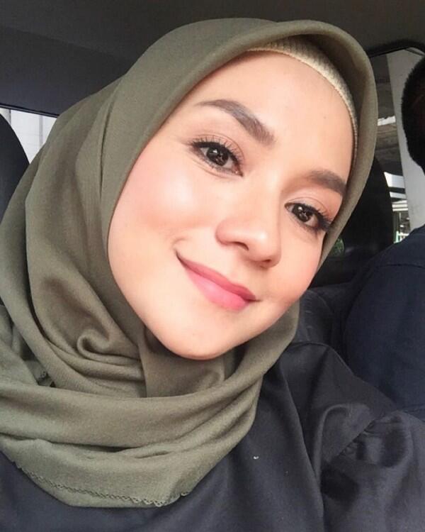 Bikin Pangling, 11 Potret Kabar Terbaru Mantan Penyanyi Cilik 90-an