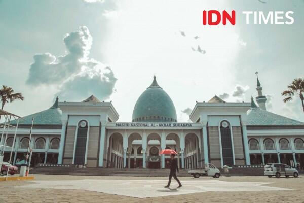 Asyiknya Ngabuburit di Masjid Al-Akbar Surabaya, Banyak Kuliner Enak