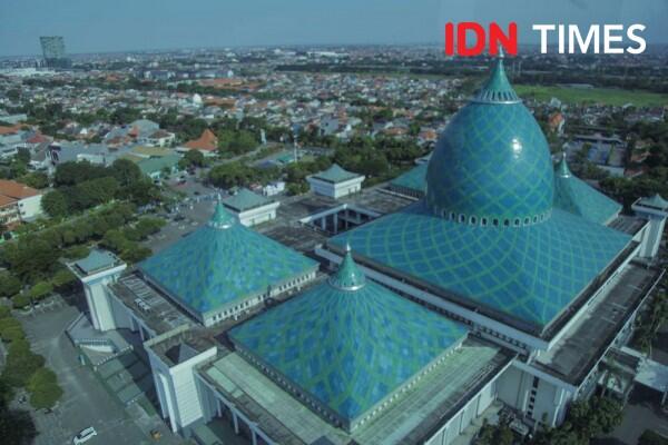 Asyiknya Ngabuburit di Masjid Al-Akbar Surabaya, Banyak Kuliner Enak