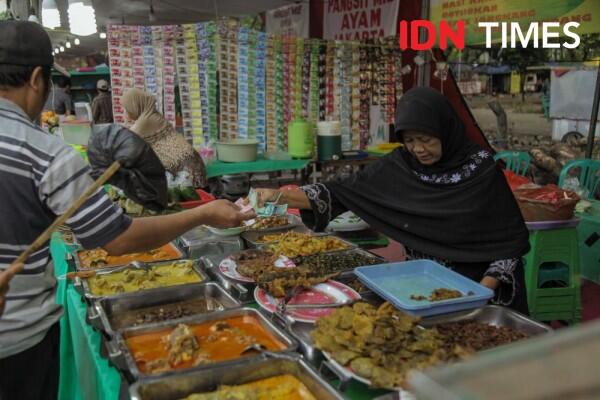 Asyiknya Ngabuburit di Masjid Al-Akbar Surabaya, Banyak Kuliner Enak