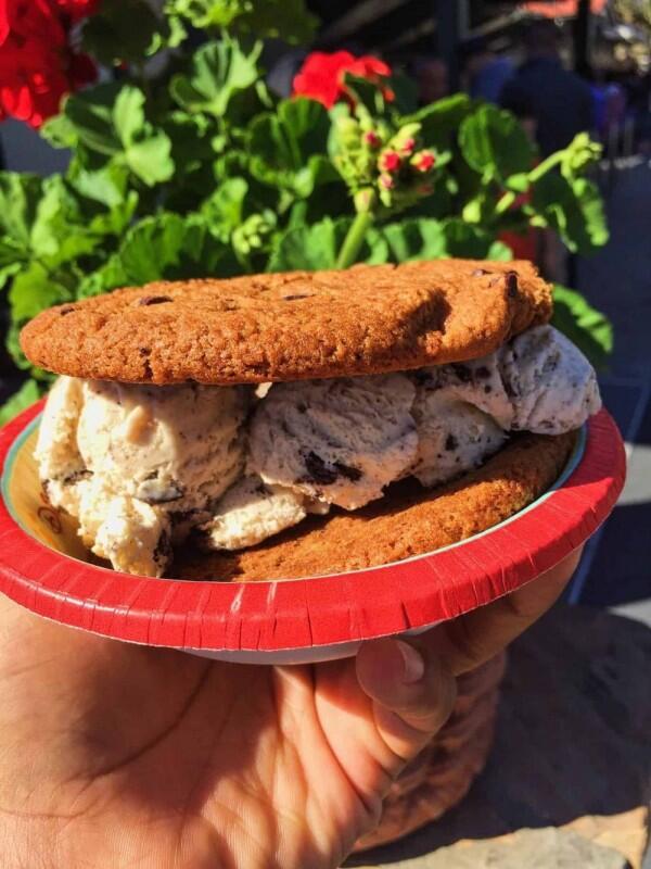 10 Es Krim Disney yang Paling Menggemaskan, Bikin Lidah Penasaran