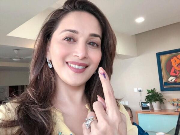 10 Aktris Bollywood yang Tetap Menawan Meski Berusia di Atas 40 Tahun