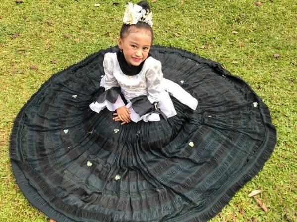 10 Potret Queensha Nadya, Artis Imut di Lenong Legenda