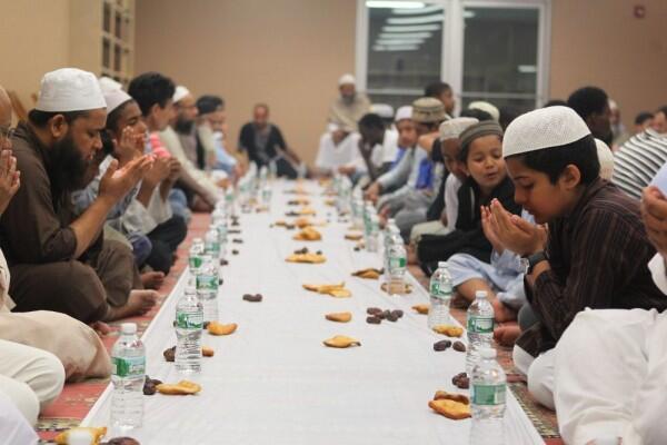 6 Fakta Ramadan, Bukti Indonesia adalah Negara Paling Dermawan