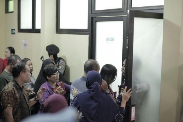 RS Bhayangkara Jadi Saksi Kepedihan Keluarga yang Ditinggalkan
