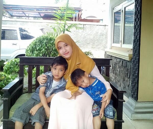 Mulanya Bukan Hobi, Kini Menulis adalah Bakat Emasnya