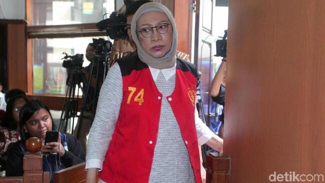 Ratna Sarumpaet Tanya Hasil Operasi Wajah ke Dokter: Kenapa Jadi Buruk?