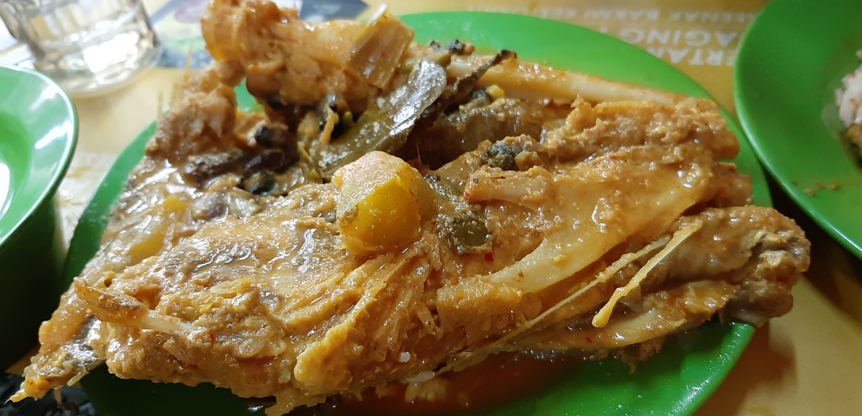 “Taragak Jo Kampuang”, Buka Puasa Makan Nasi Kapau di Kramat Raya, Senen