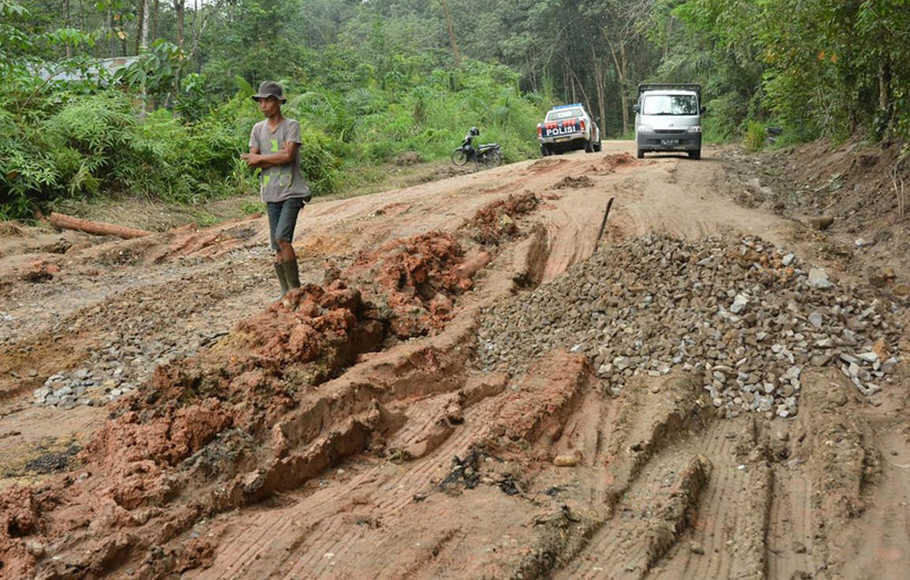 Jangan Cuma Tol, Sebaiknya Pemerintah Perhatikan Jalan Provinsi