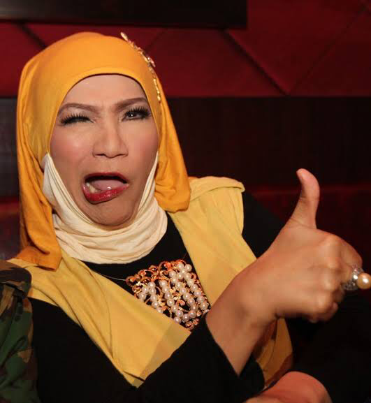 Ketika Transseksual Dianggap HANYA Mengumbar Aurat (Ada nih yang kagak)