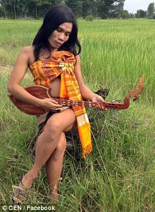 Ketika Transseksual Dianggap HANYA Mengumbar Aurat (Ada nih yang kagak)