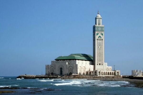7 Masjid Terapung dengan Panorama Air Terbaik di Dunia, Cantik Banget!
