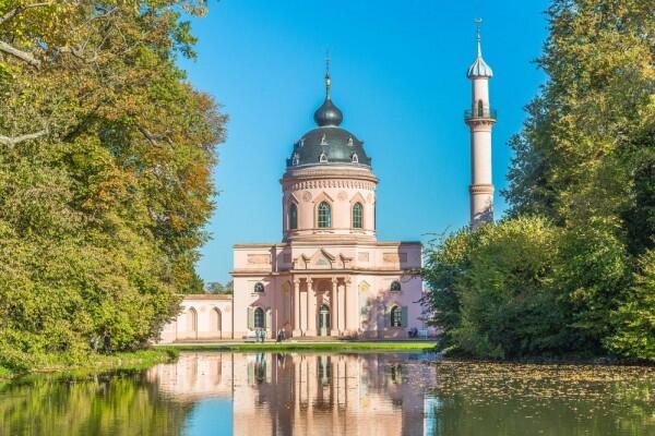 7 Masjid Terapung dengan Panorama Air Terbaik di Dunia, Cantik Banget!
