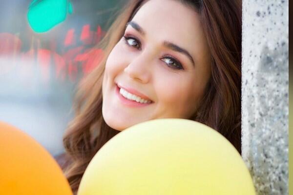 Awet Muda! 12 Potret Terkini Preity Zinta yang Makin Anggun