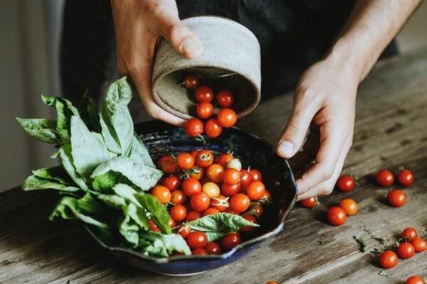 5 Langkah Mudah Bikin Manisan Tomat Rasa Kurma