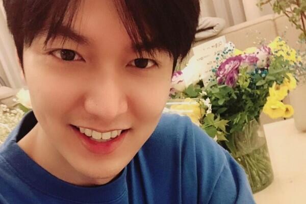 12 Potret Terbaru Lee Min Ho Saat Liburan, Seru Banget!