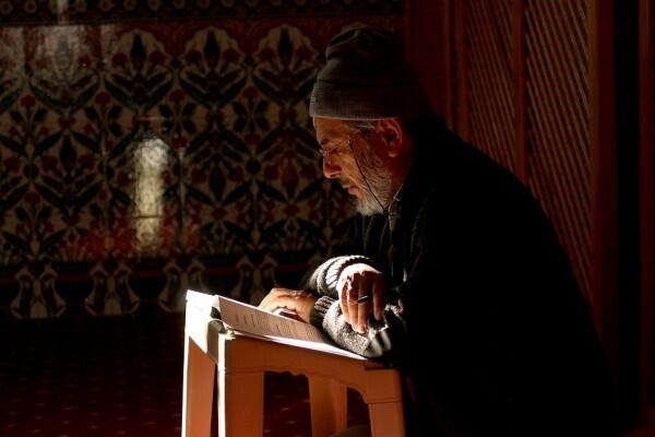 Bacaan Doa Qunut dalam Salat dan Manfaatnya