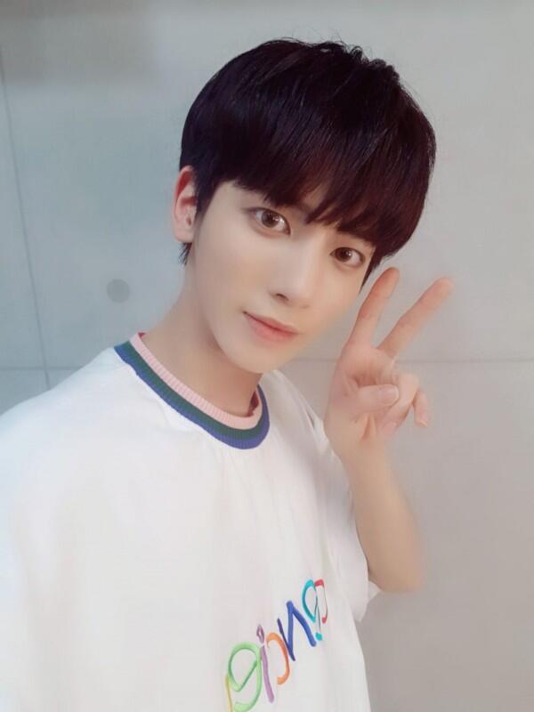 7 Kebiasan Member TXT Ini Ternyata Diturunkan dari Member BTS, Lho