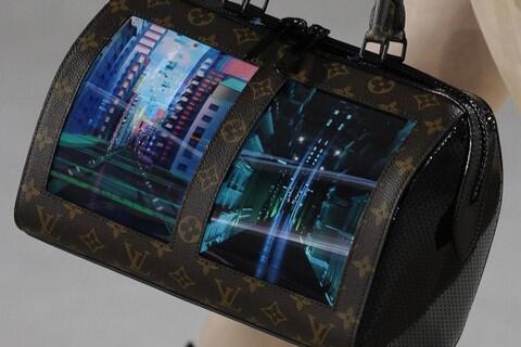 Ini Dia Tas Futuristik dari Louis Vuitton, Ada Layarnya Gan!