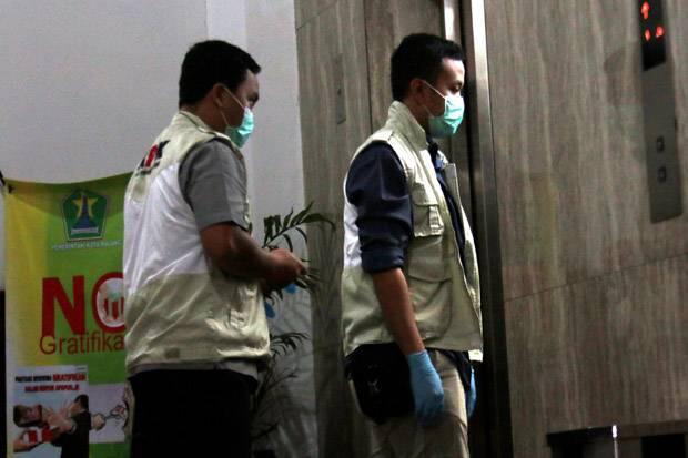 Geledah Kantor Bupati Bengkalis, KPK Bawa 2 Koper Barang Bukti