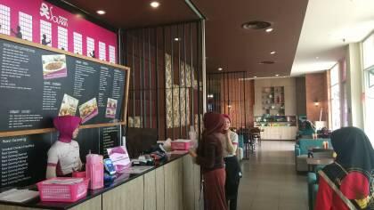 Langgar Jam Operasional Ramadhan, KFC dan Solaria Ditegur Satpol PP