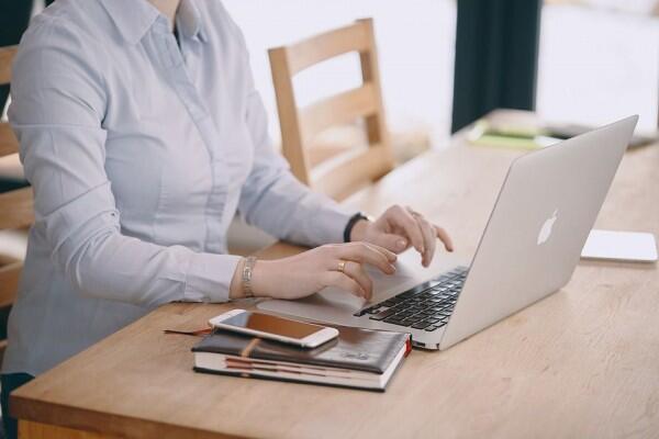5 Tips Menghindari Ghibah Saat Puasa di Kantor, Awas Terjebak!