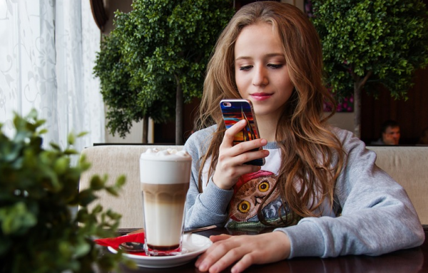 6 Tips Membeli Smartphone Secara Online Agar Tidak Tertipu