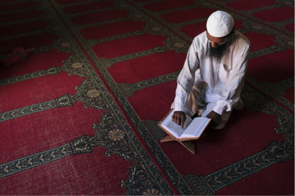 5 Tips Khatam Tadarusan Sebulan Penuh, Bikin Puasa Makin Afdal!